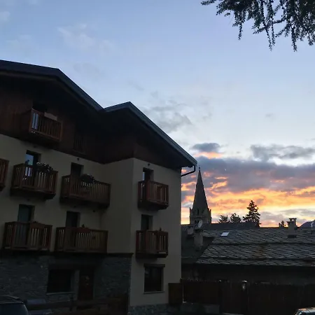 Genevris Apartment